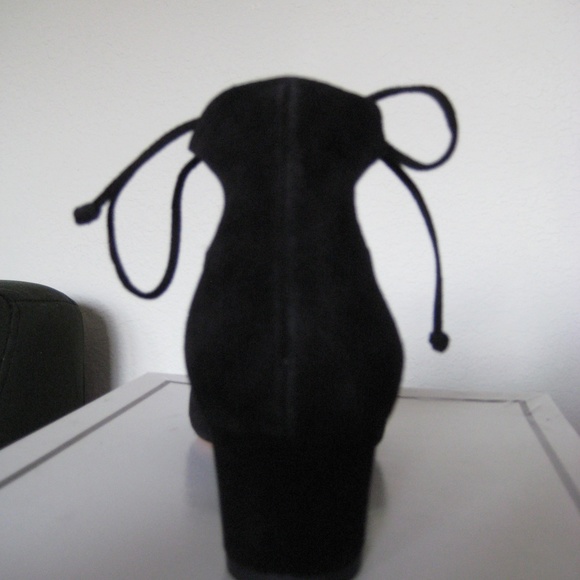 NIB! Tabitha Simmons Tallia Black Suede Lace-up Sandal Low Heel Size 7/37 - Picture 5 of 6